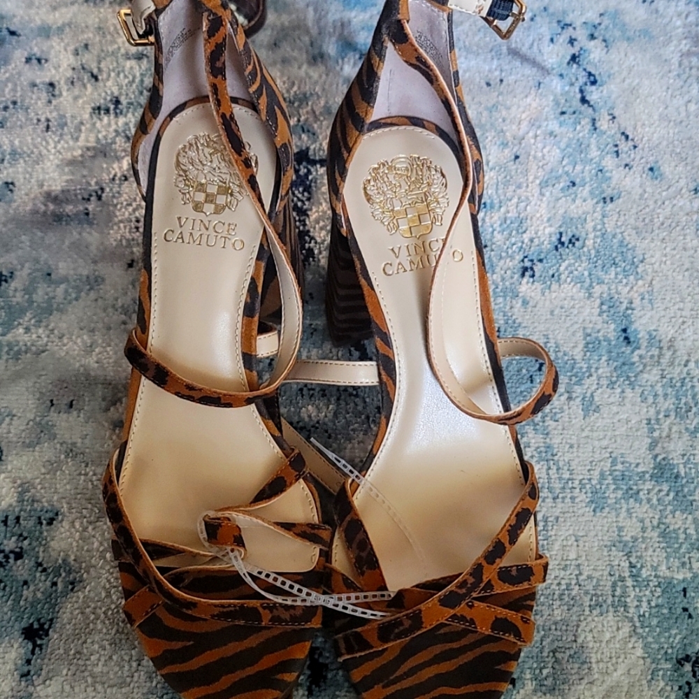 Platform sandals